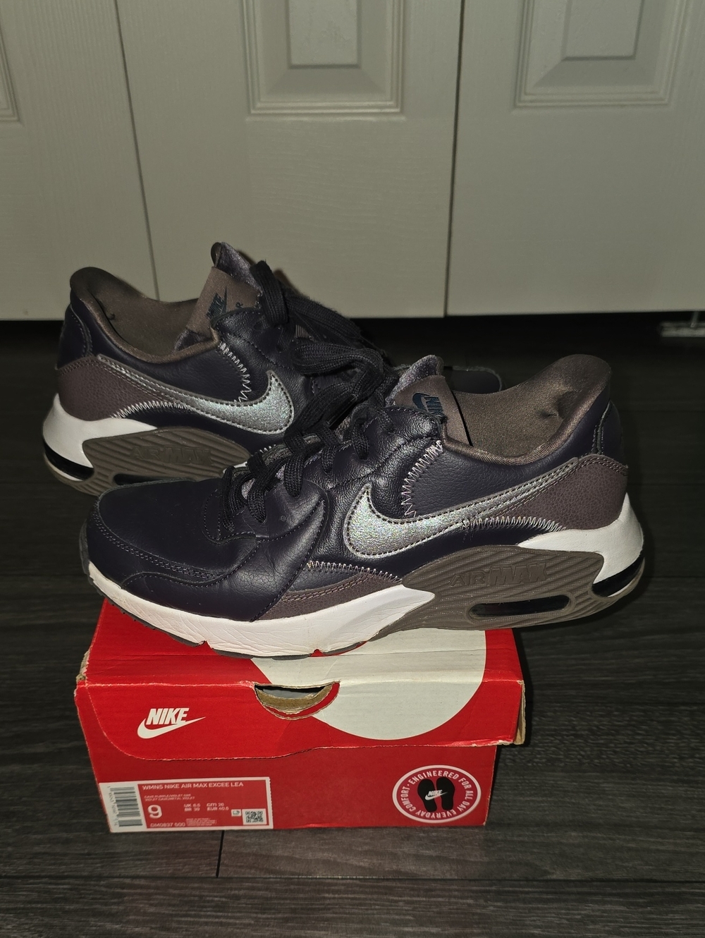 Nike Men’s Athletic Shoes in Dark Gray and Metallic Silver